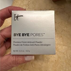 It  Bye Bye Pores Poreless Finish Airbrush Powder - Translucent New in box
